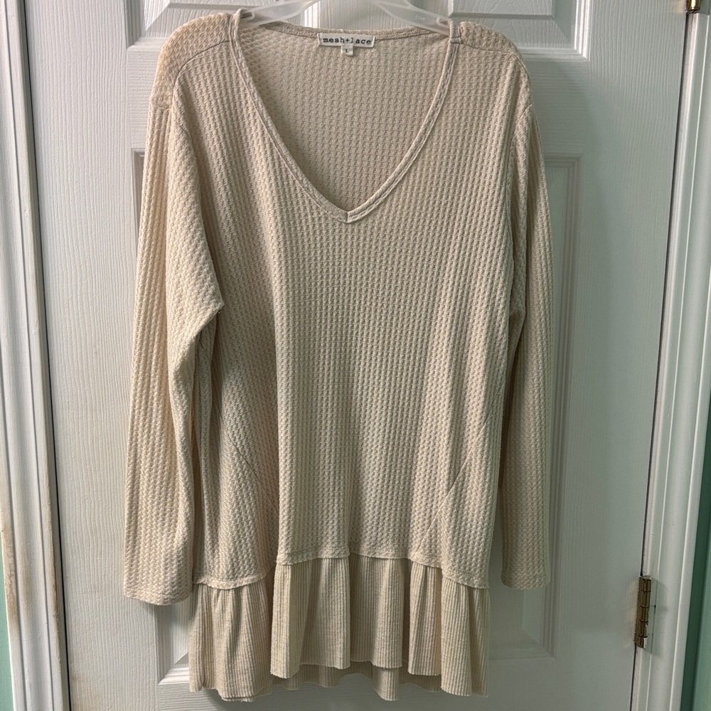 Mesh & Lace Cream Textured V-Neck Tunic